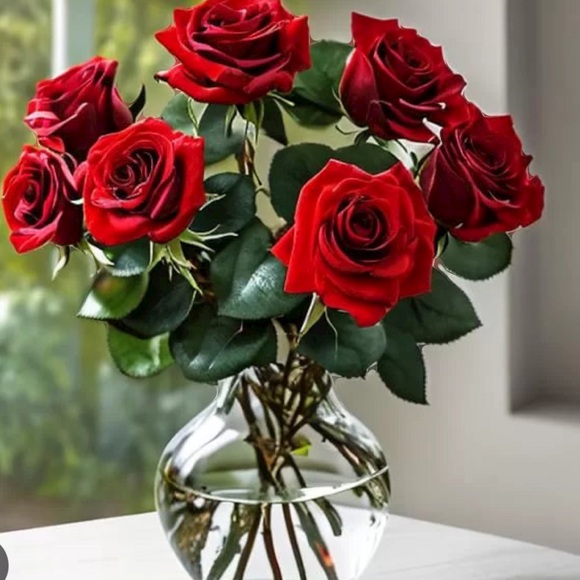 Stunning Large Clear Glass Rose Vase - Picture 1 of 5